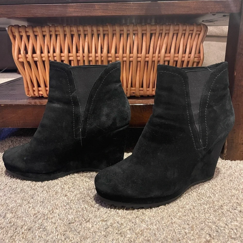 Jildor Booties - Picture 3 of 5